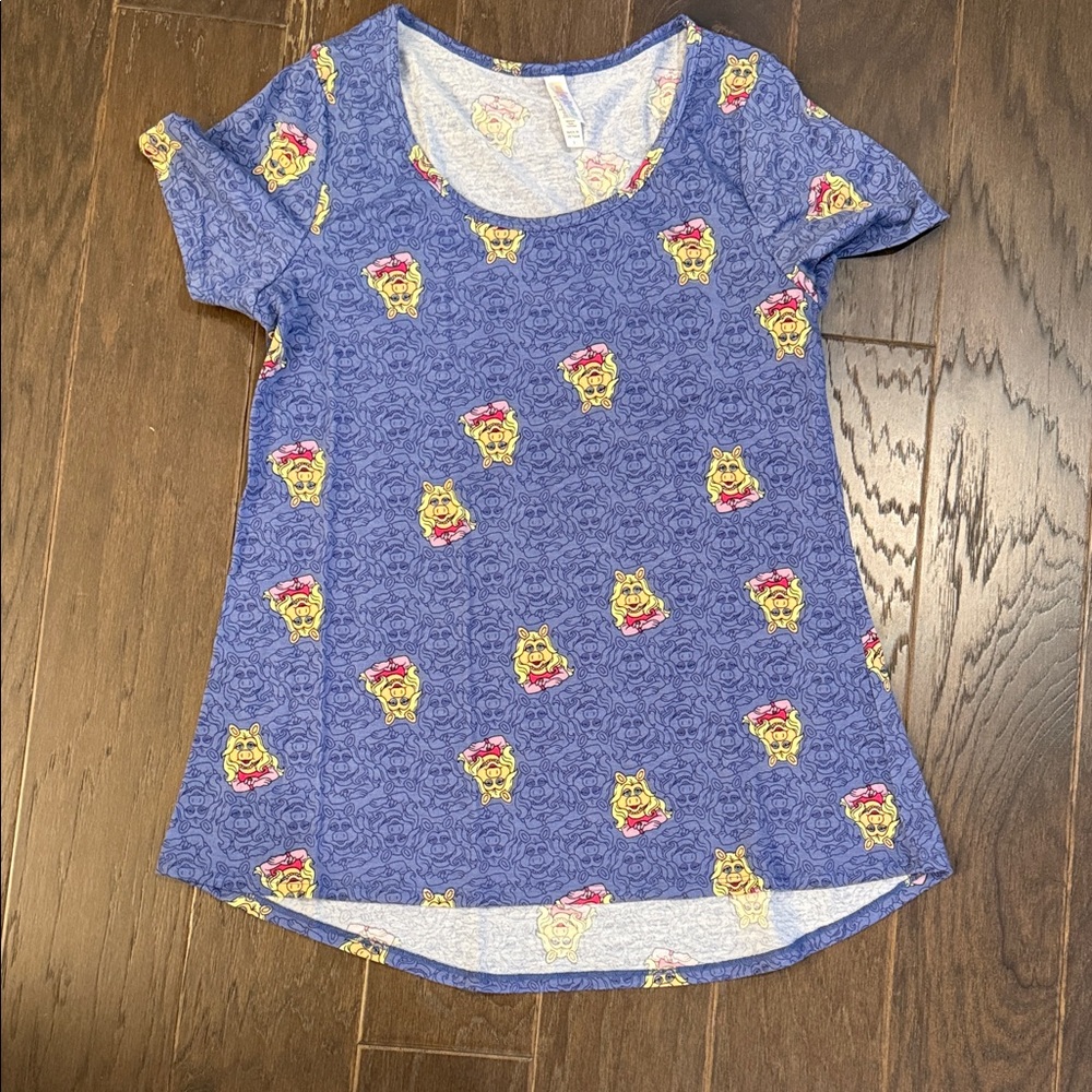 LuLaRoe Violet Tee with Miss Piggy Print